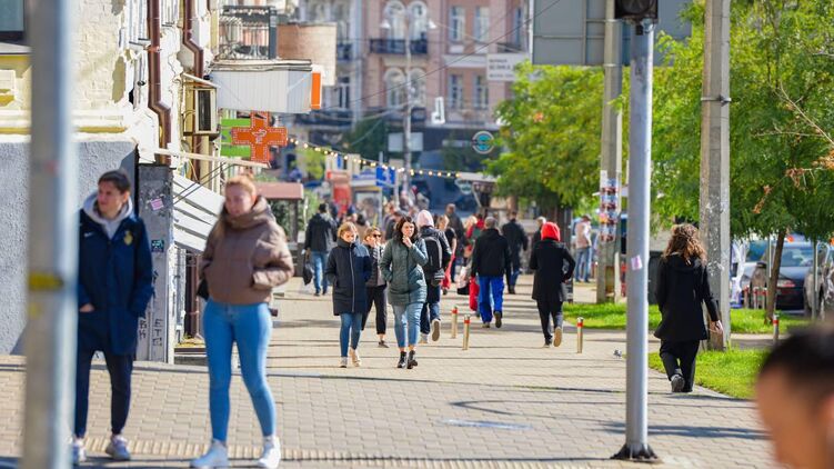 В Украине хотят выяснить процент соблюдения таких карантинных мер, как ношение масок и соблюдение дистанции