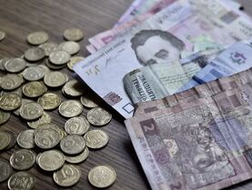 В первый день недели гривня укрепилась на межбанке сразу на 16 копеек