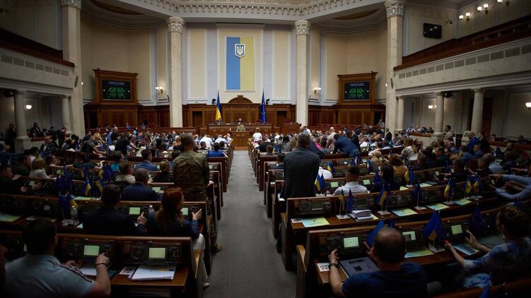 Парламенту пропонують легалізувати одностатеві партнерства, але депутати поки що не готові