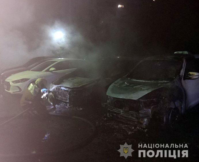 В Полтаве подожгли стоянку