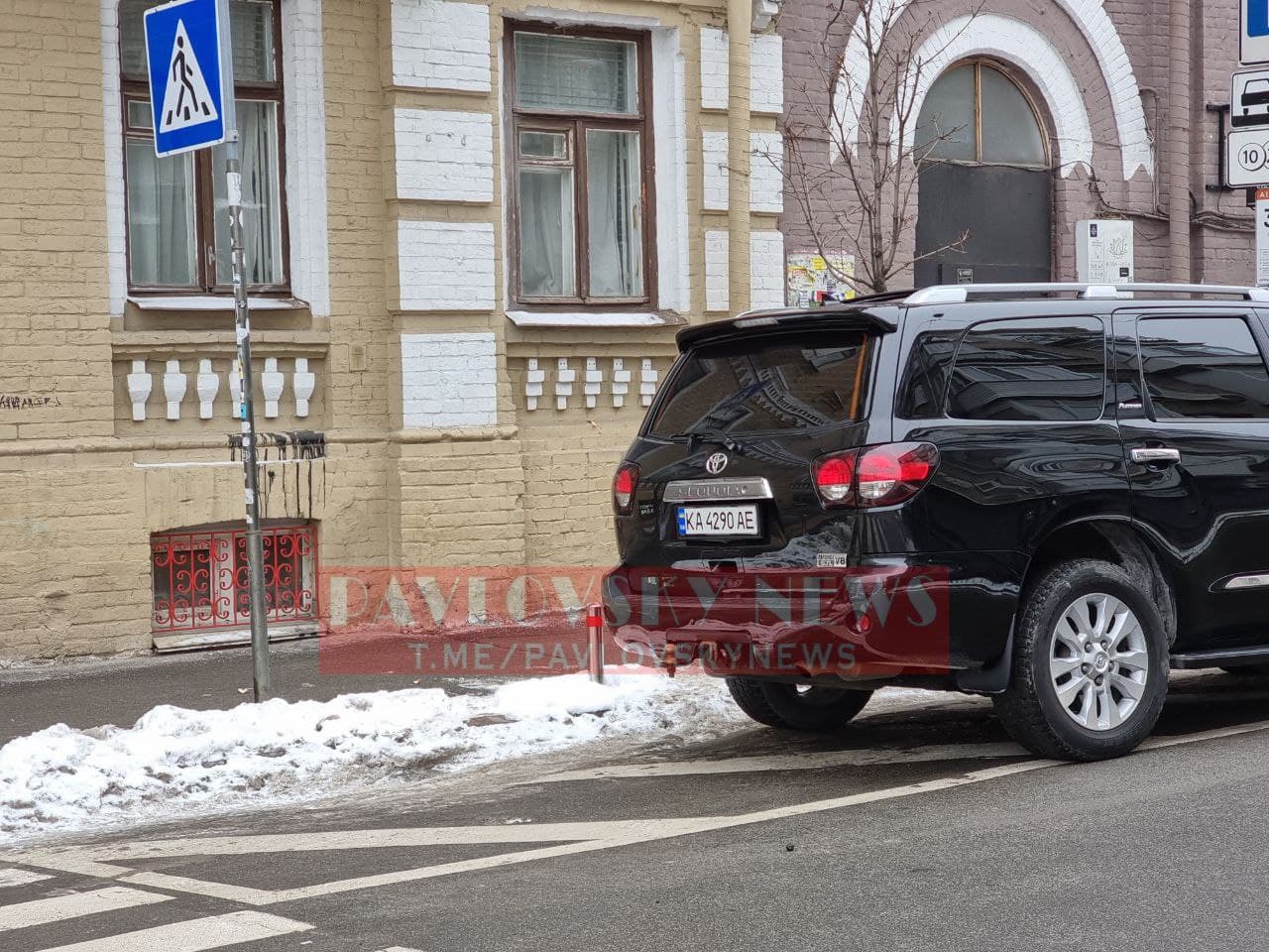 Автомобиль Кличко припаркован с нарушение ПДД