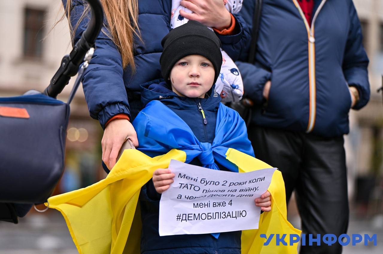 Родственники военных требуют демобилизации